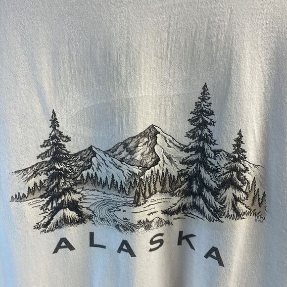 Gildan Activewear Collectible Tshirt “Alaska”, Size Medium, White, Unisex - Picture 3 of 5